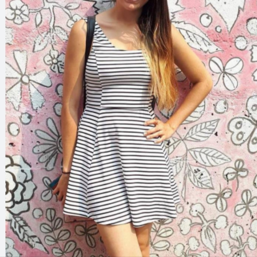 H&M Fit and Flare Black and White Striped Short Dress Size 2